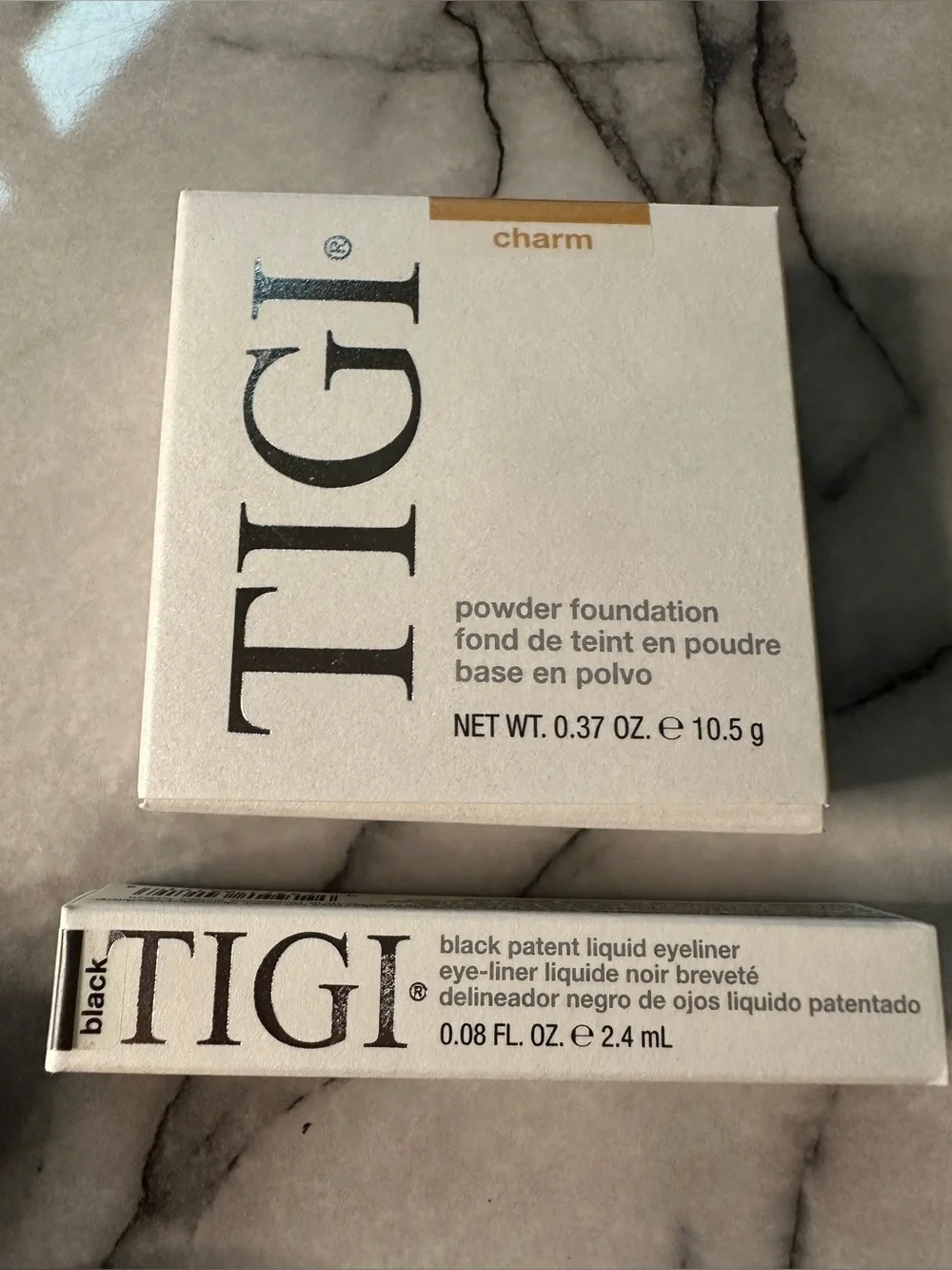 TIGI Compact Face Powder & Liquid Eyeliner Set in Cream and Black